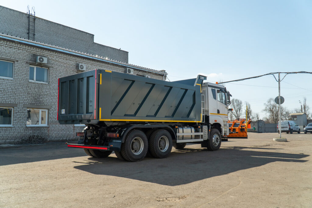 самоскид faw вид ззаду