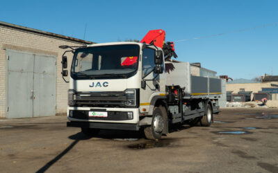 Завод спецтехніки VIVA представив новий бортовий автомобіль JAC N120 з краном-маніпулятором Palfinger PK10000