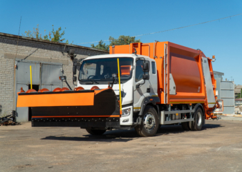 Сміттєвоз заднього завантаження VIVA СУПЕР МЕДІУМ 16–20 FT 1206